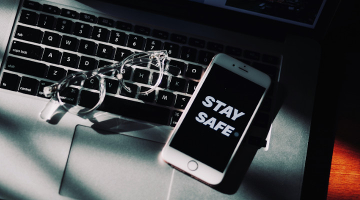 Comment rester en sécurité lors de la vente et de l'achat d'articles d'occasion en ligne