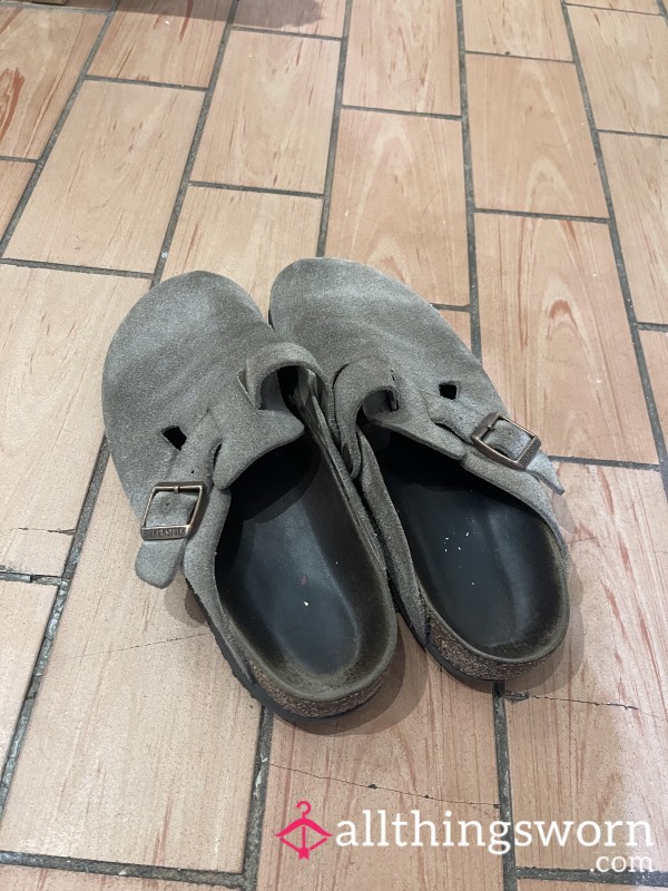 1yr+ Well-worn Shoes Sweaty And Bare Feet