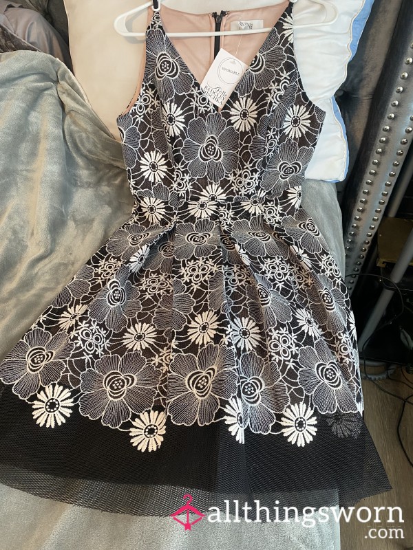 Badgley Mischka Dress Size 6