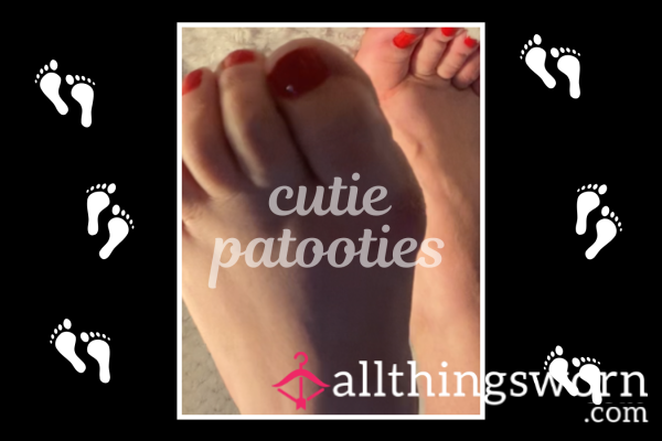 Bare Feet Photo Set Of 8 Pics ❤️❤️❤️ Red Toes  & Dirty Feet