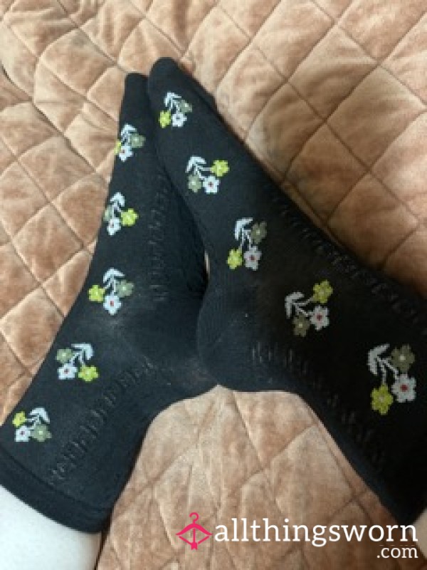 Black Frilly Flower Socks