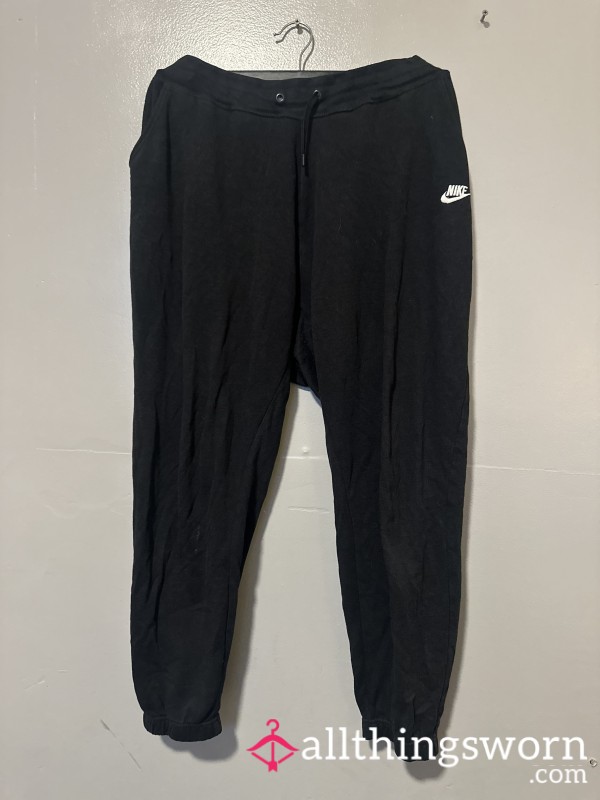 Black Nike Joggers XL