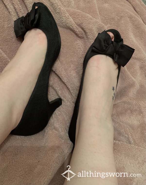 Black Satin P**p Toe Heels Size 5 👠