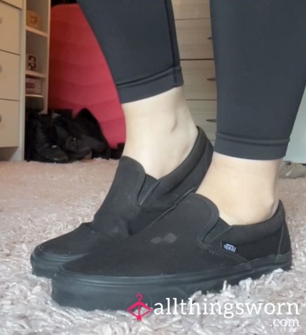 🖤 Black Slip-On Vans ♡ Size 6 ♡ Comes With Free Content