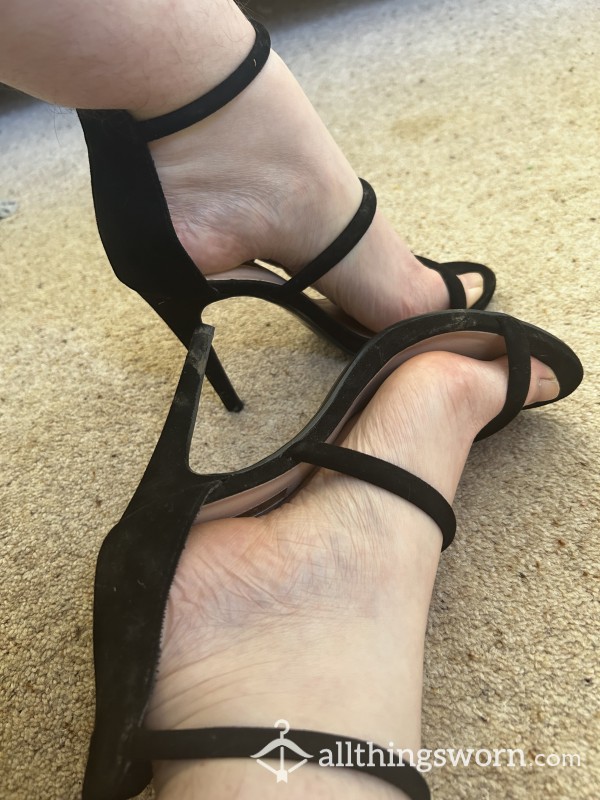 Picture And Videos Available In These Heels