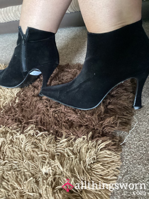 Blk Suede Ankle Boots