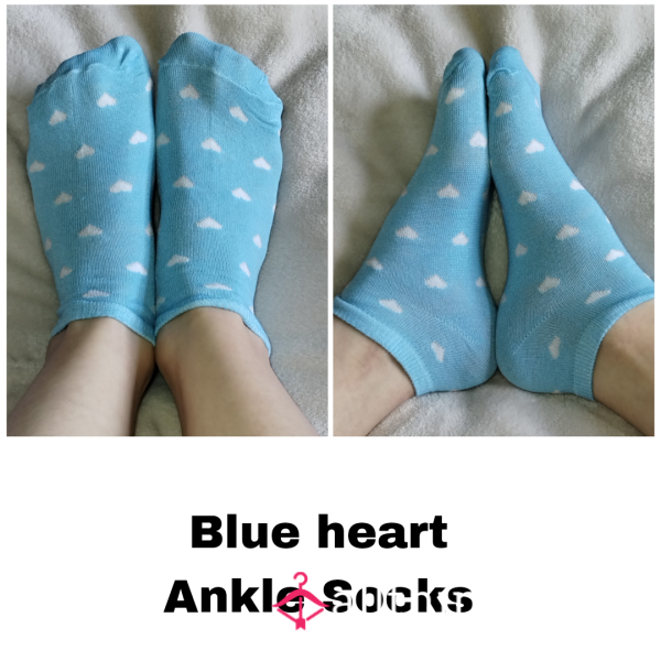 BLUE HEART ANKLE SOCKS