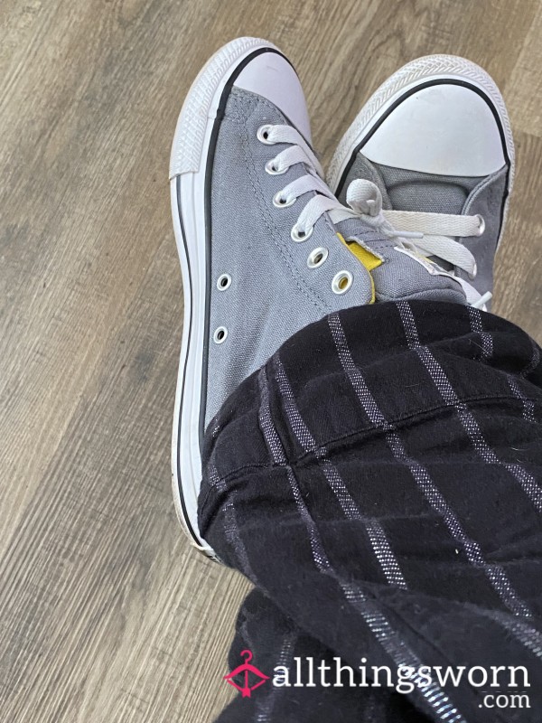 Converse Chuck Taylor All Star Mid Tops Sneakers