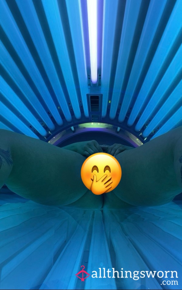 Cumming In A Tanning Bed
