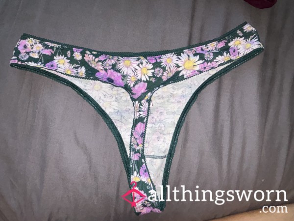 Cute Flor*l Print Thongs | Brand: PINK | Size: Xl