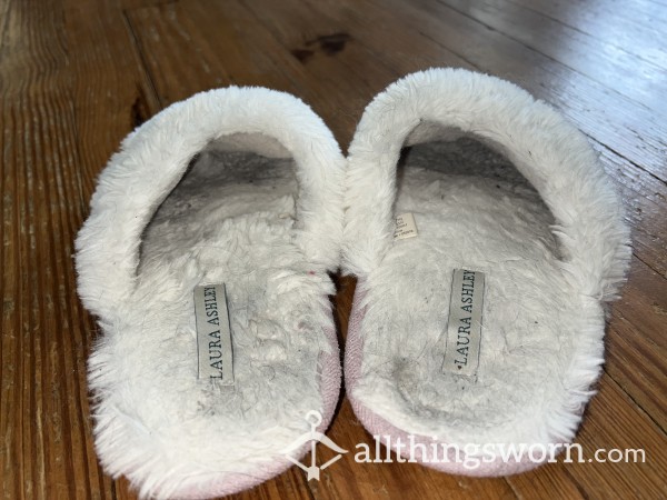 Old Gross Fuzzy Slippers Size 6