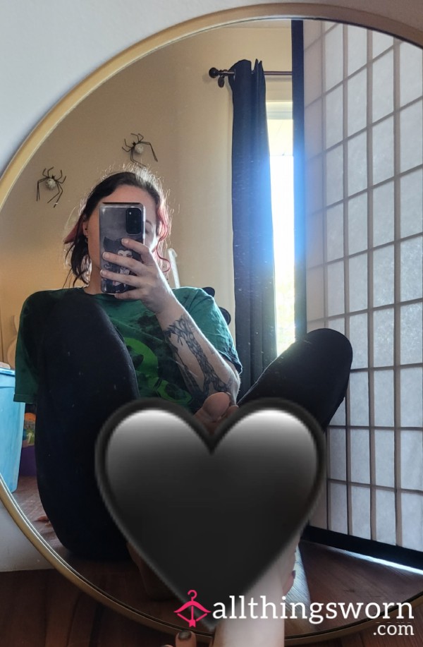 Feet Mirror Pics 📸 Bottoms Are Dirty 🙇‍♂️