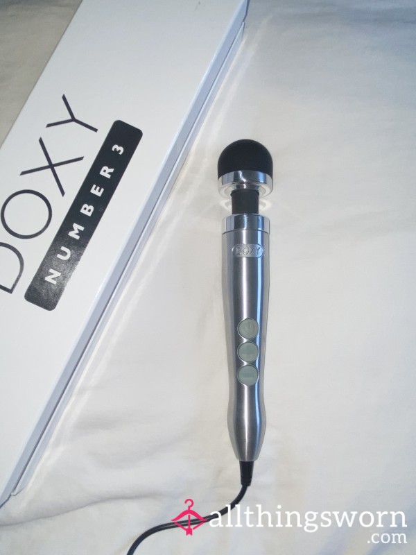 DOXY Die Cast Number 3 Powerful Wand Vibrator