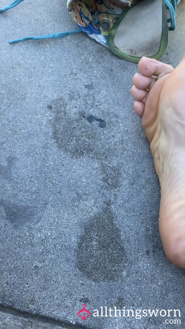 Example Of My Sweaty Feet