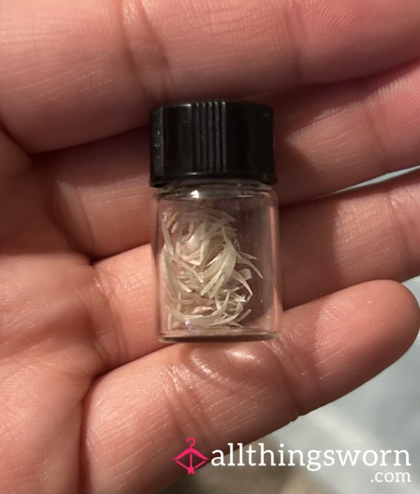 2 Ml Of Finger Nail Clippings