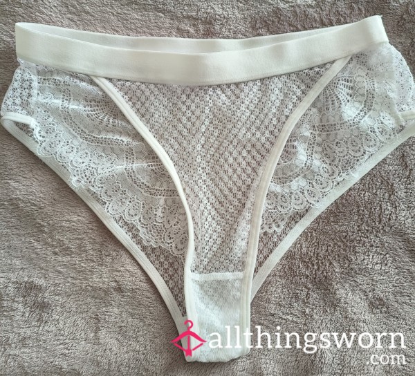 ✨ French Style Solid Color Lace Patchwork See-Through Triangle Panties 🤍