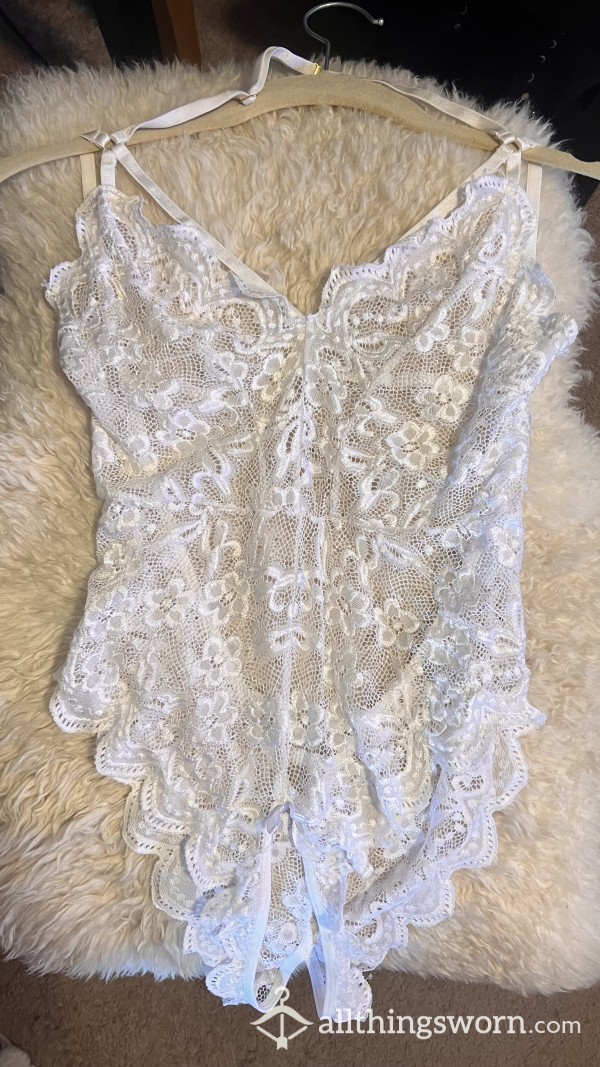Gently Used White Lace Peek A Boo Babydoll Lingerie Outfit