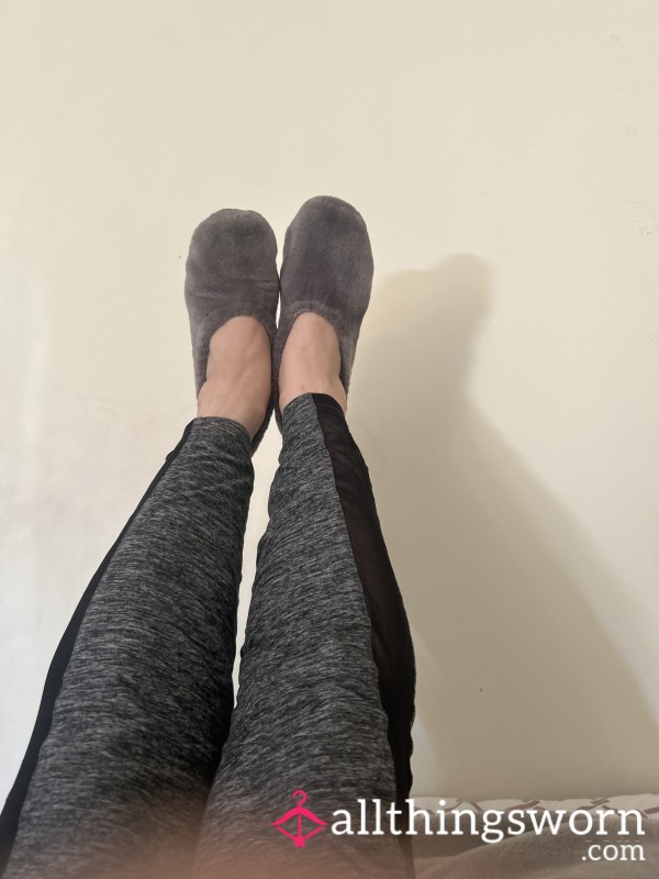 Gray Home Slippers Used To Walk And Sleep