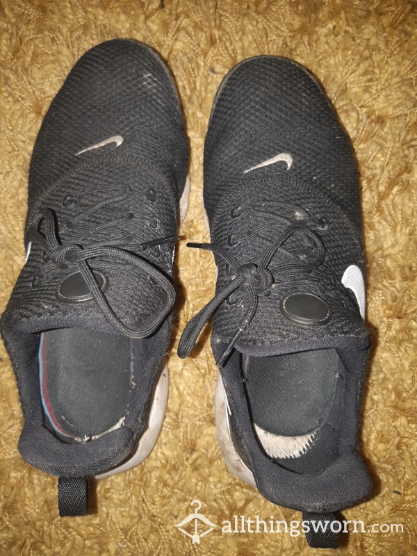 Gym Trainers Size 5, Worn Barefoot & With Socks