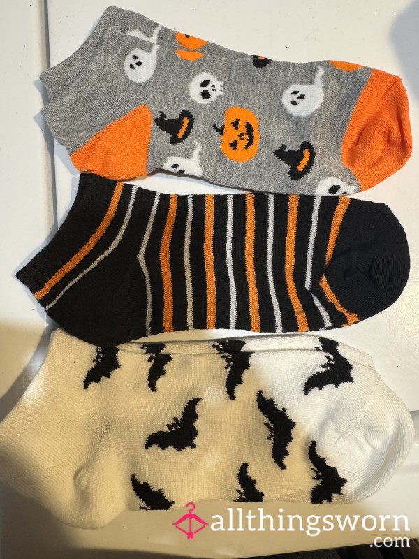 Halloween Sock (set Of 3) White Bats, Ghost & Pumpkins, Black Striped