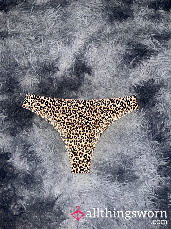 Imagine Wearing These Cheeky Panties To Work And No One Knows🥵🤭🤭
