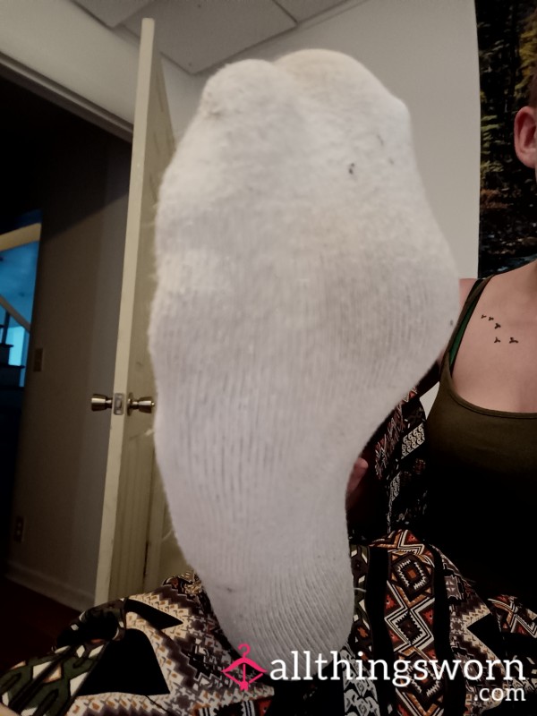 Instant Vids Available!! 🔥❗🔥Watch Me Take Off My Stinky Socks 🤍🤍