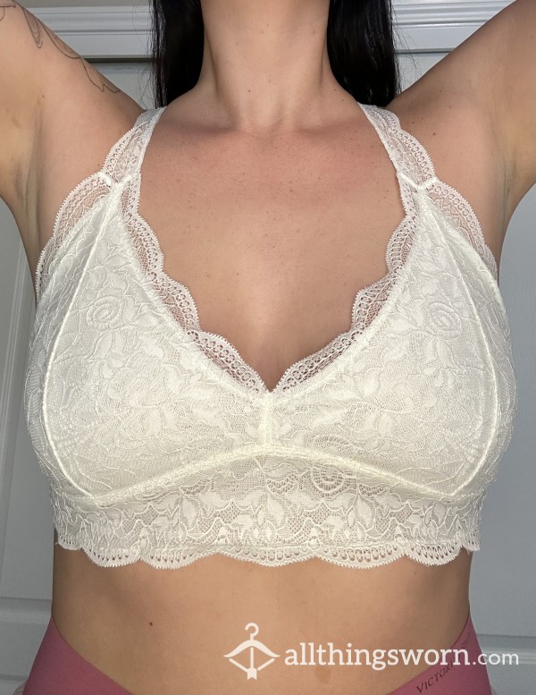 Lacy White Bralette - Large 🌹