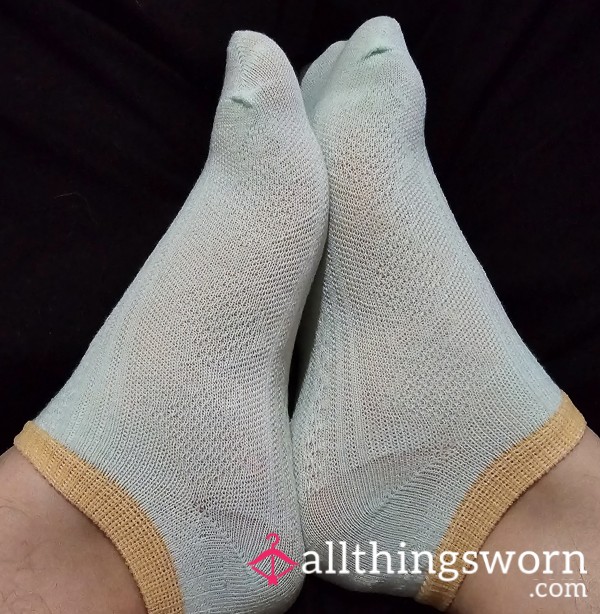 BBW Light Blue Sweater No-Show Socks With Orange Cuff