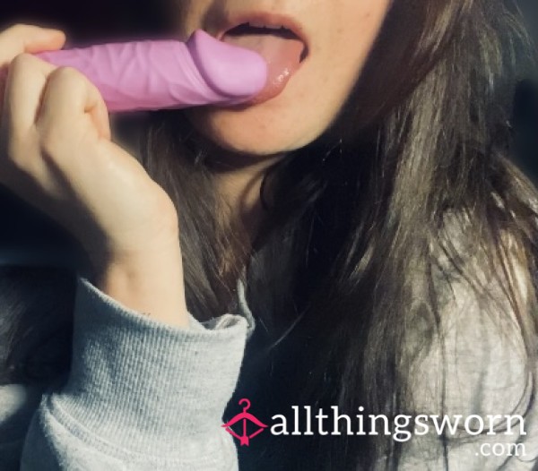 My Little Pink Vibrator Is Up For Grabs 💕🥵
