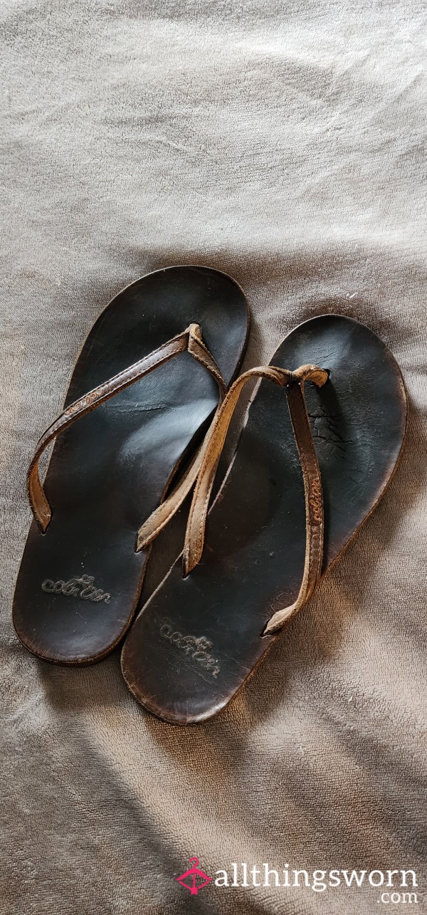 Old Cracked Leather Flip Flops
