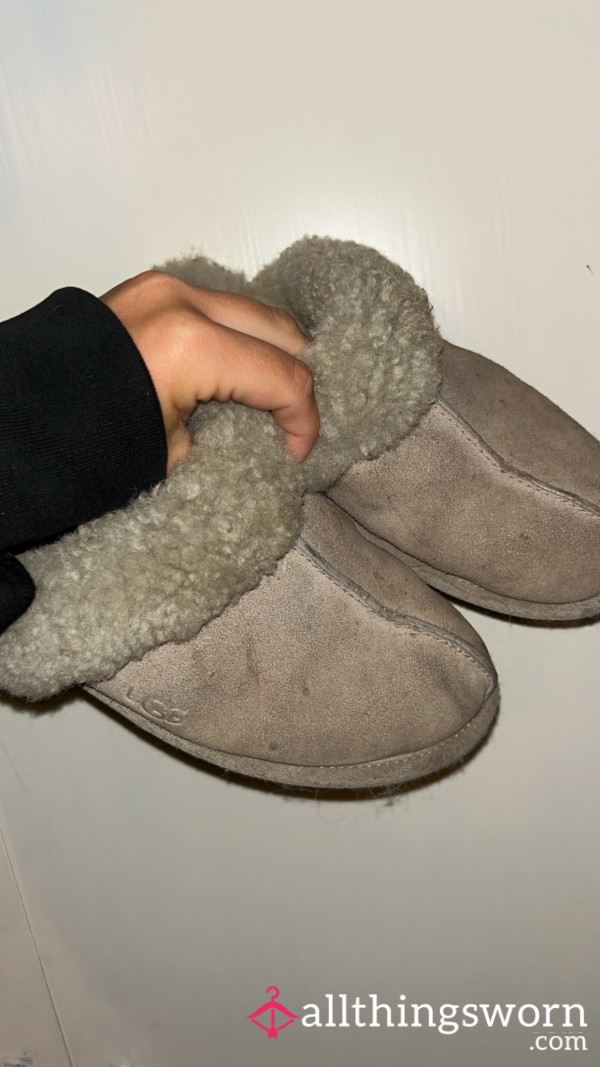 Old Extremely Worn Grey Ugg Slippers🦶