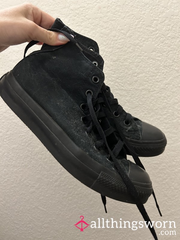 😘 On Discount -  🥵 Old Well Worn Black Converse