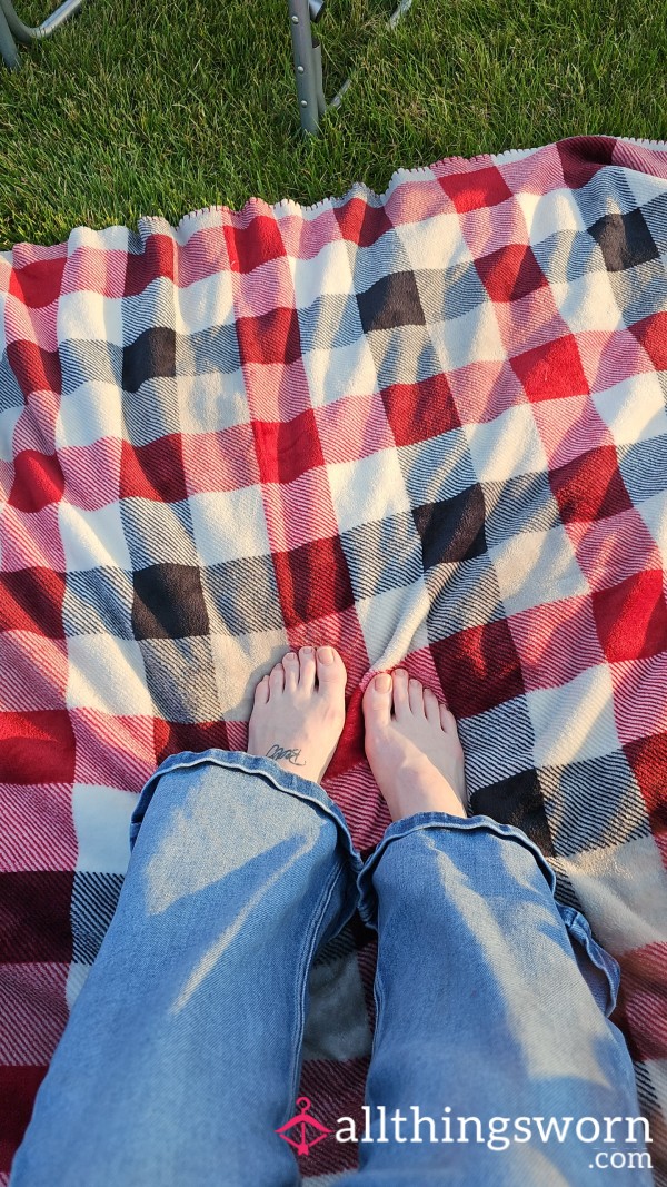 Picnic Blanket FEET Pics