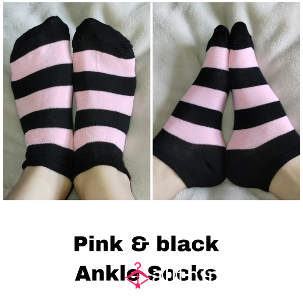 PINK AND BLACK ANKLE SOCKS