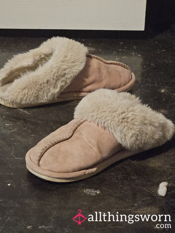 Pink Used Fluffy House Slippers