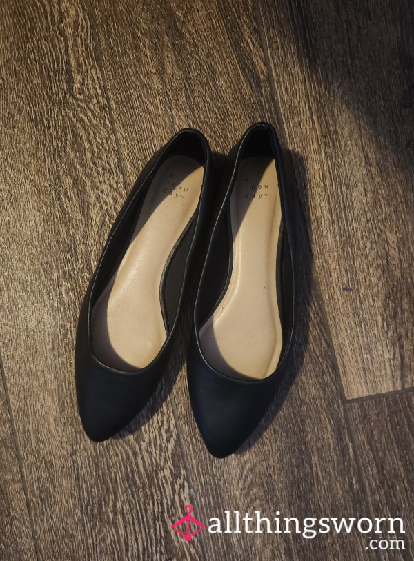 Pointed Toe Black Flats