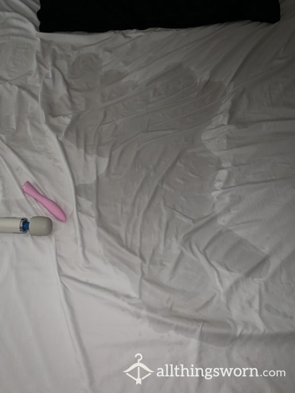 PUSSY SQUIRT 💦 STAINED SHEETS