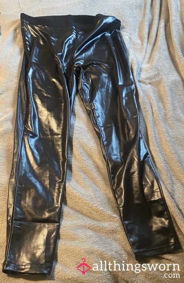 PVC Leggings Worn Without Panties 3 Days 10-22