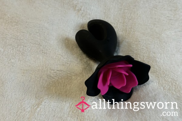 S**y Black And Pink Rose Flower Vibrating Bu*t Plug