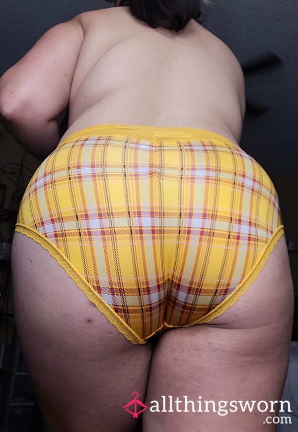 》》s**y In Plaid. (XL) Nylon