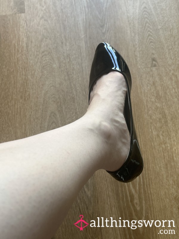 Shiny Dirty Used Black Flats