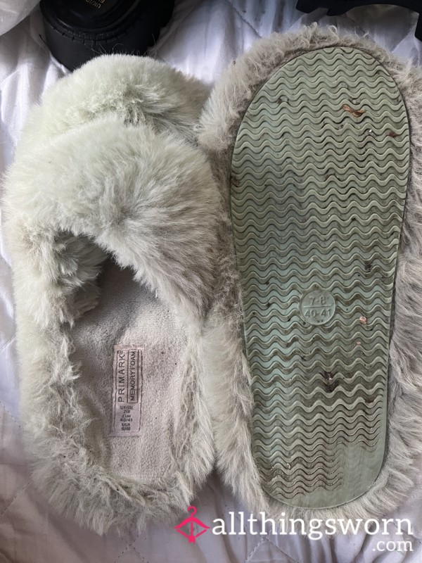 Size 7 Fluffy Slippers