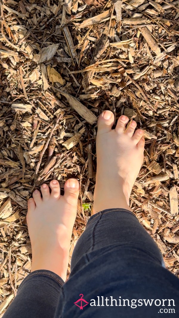 Small Cute Barefoot Walking On Bark With Audio