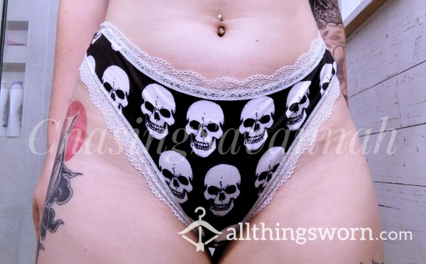 🖤💀 Skull Thong W/ Lace 💀🖤 SOLD