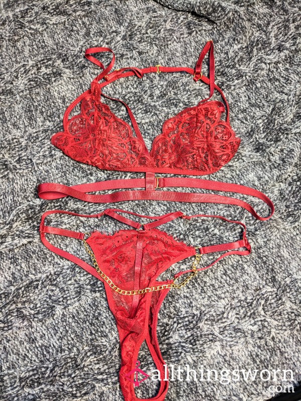 Strappy Red Lingerie Set With Gold Chains