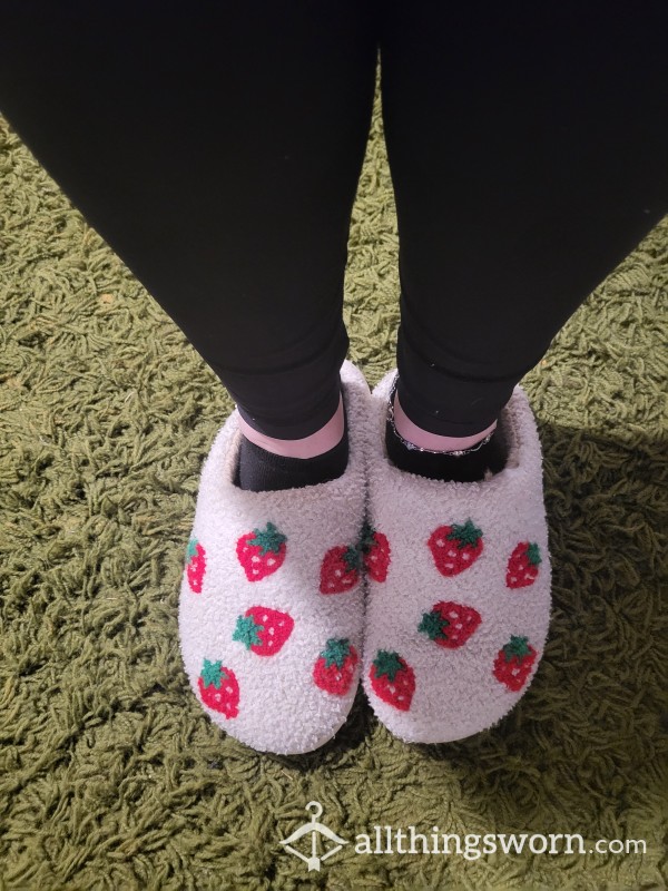Well Worn Strawberry Slippers Size 10 Falling Apart-7 Save