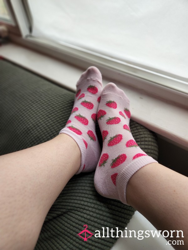 Strawberry Socks [Light Pink Ankle]