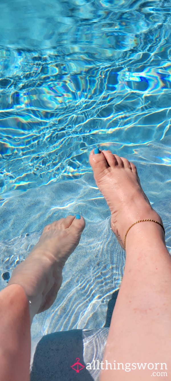 Summer Toes In The Pool