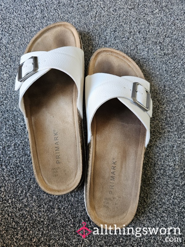 Well-worn Toe Printed Corkbed Sandals 🥵