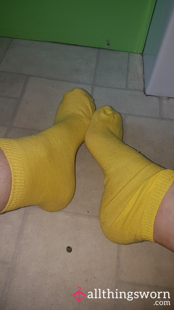 Thin Yellow Socks